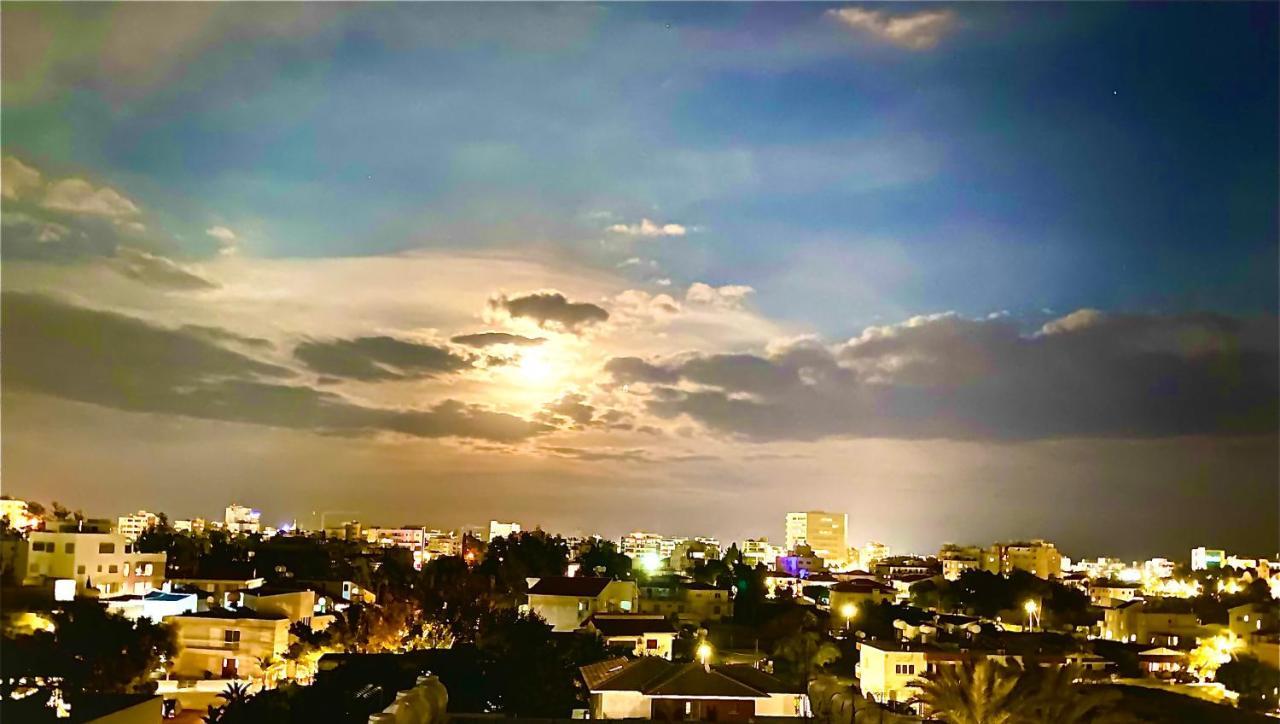 The Penthouse 401 Apartment Larnaca Ngoại thất bức ảnh